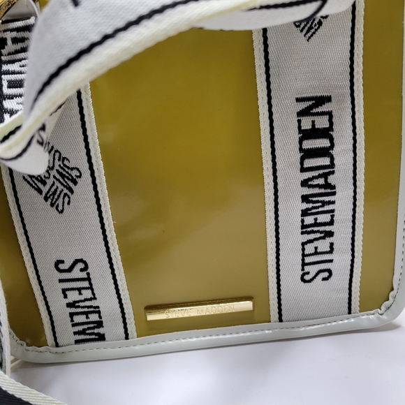 NWT STEVE MADDEN Thick Strap Patent Handbag - Picture 4 of 9